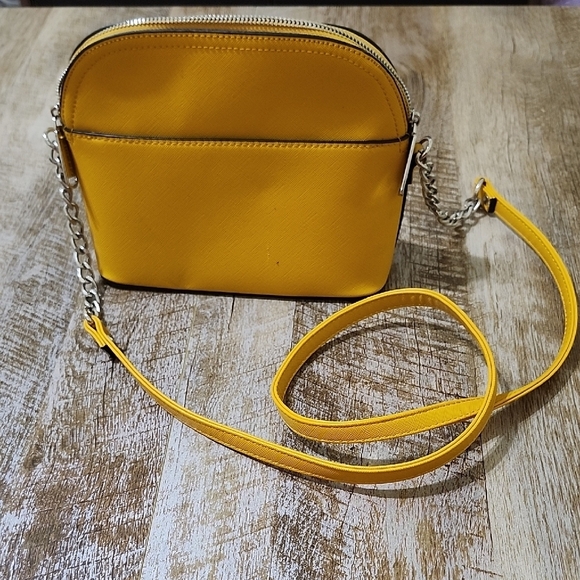 Steve Madden Yellow and Silver Crossbody Bag with Unique Wing Design - Picture 6 of 11